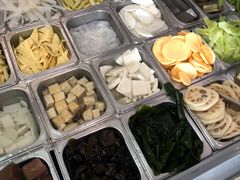 -愉肴麻辣香锅(中北镇店)