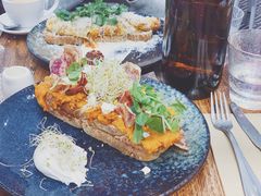 -FLOVIE FLORIST CAFE