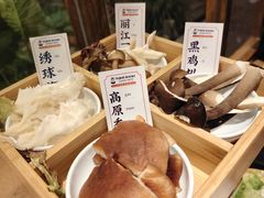 -阿婆情腊排骨火锅·野生菌季(古城旗舰店)