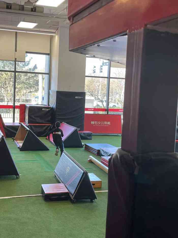 赫石少儿体能馆(奥森店)-"这个课程感觉并不是特别好,它的那个空间不.