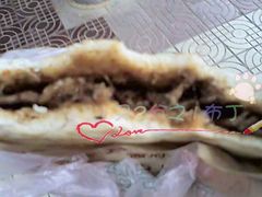 咬过后的样子....臊子不多-齐月岐山面馆(朝阳大街店)