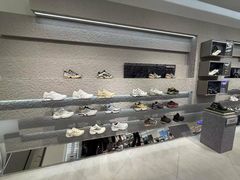 -SALOMON萨洛蒙(青岛海信店)
