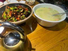 -小三峡食府(西五路店)