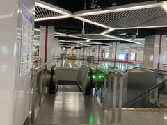 -上海游泳馆(地铁站)