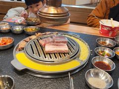 -GOGIYA·咕叽吖韩国传统烤肉店(东方新天地店)