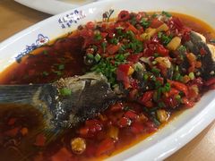 剁椒鱼尾-万景饭店·鱼街农家菜