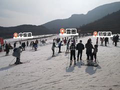-济南卧虎山滑雪场