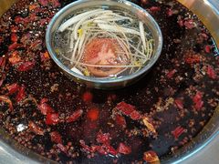 石匠子母锅-憨石匠鲜菜土火锅(昆都店)
