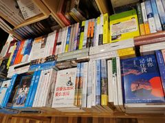 -猫的天空之城概念书店(杭州南宋御街店)