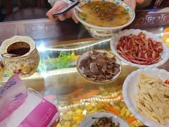 -金杨拉面王小吃面馆·牛三宝面·红烧牛肉粉