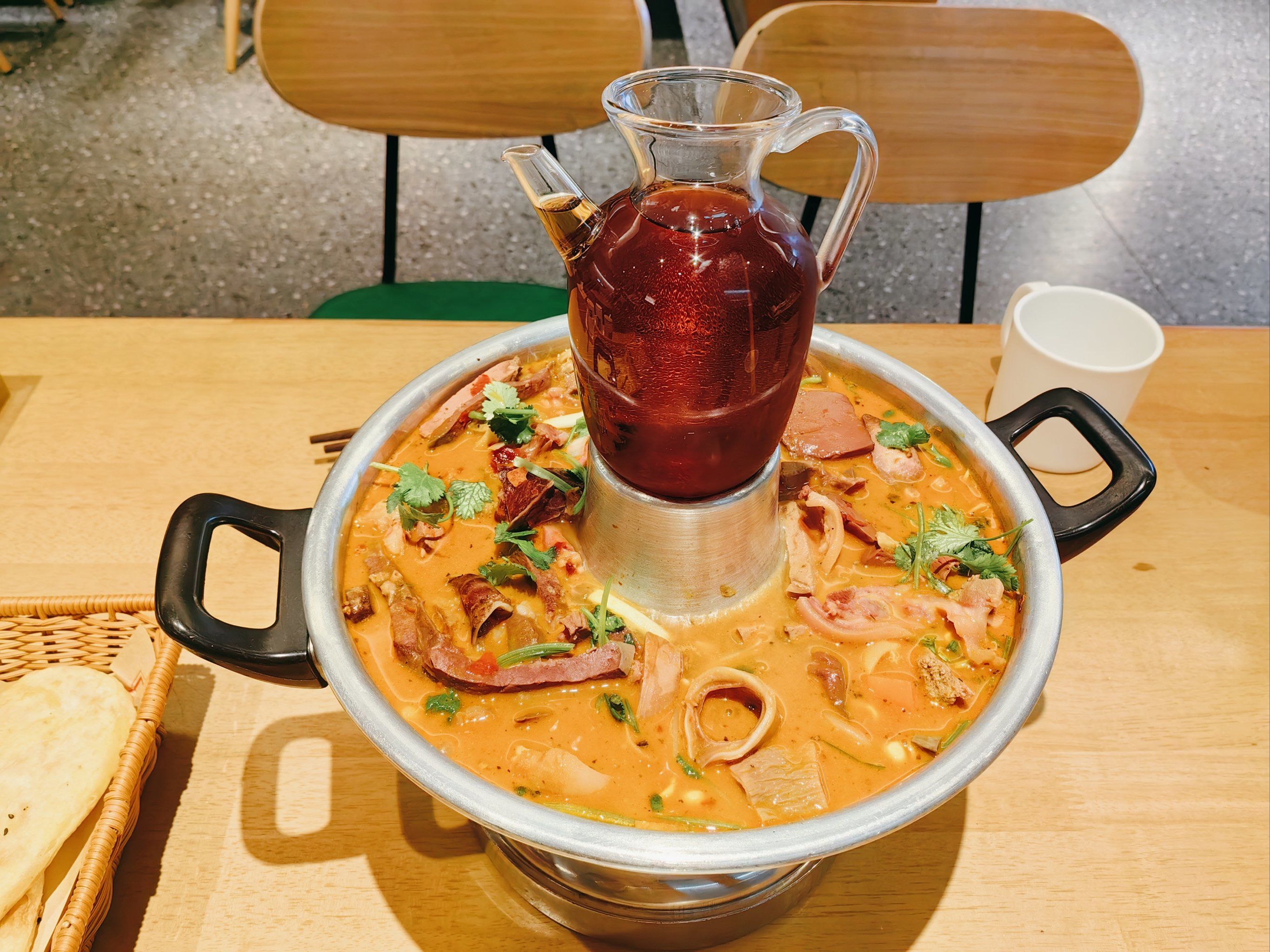 各式火锅轮番上场,减肥之路越走越远