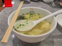 -莱莱小笼·乔艾
