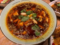 -临界音乐酒馆·小龙虾·江湖菜(华熙LIVE·鱼洞店)