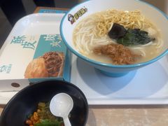 -灵芝妹子海鲜米线(劳动公园店)