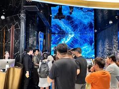 -雍容荟帝王蟹活龙虾展台自助(IFS黑金店)
