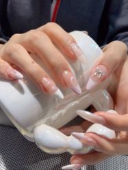 -丽心自助美甲美睫