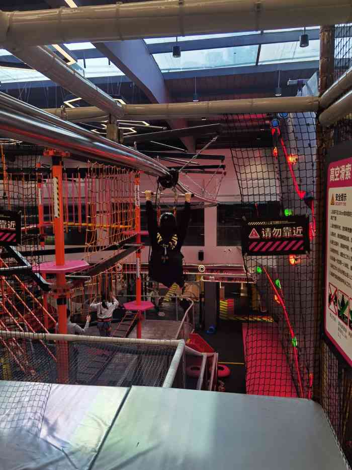 dojump蹦床公园(中心印象城店)-"第一次来蹦床公园玩感觉还是挺新奇的