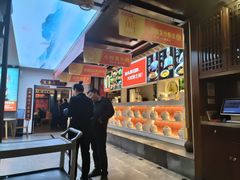 -阿瓦山寨·湘菜现炒·剁椒鱼头王(咸阳总店)