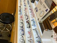 -优医视平价眼镜蔡司依视路折扣工厂店(十里堡店)