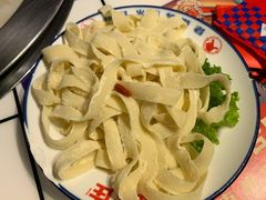 手擀面-喜悦小串丹东小黄牛海鲜烧烤大排档(民主广场店)