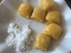 -粘豆包柴火铁锅炖