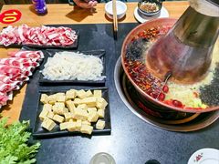 -果松木炭酸菜铜火锅·外婆参鸡汤