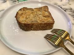 燕麦杏仁烤方-WHEAT&BAKER-麥(凯德来福士店)