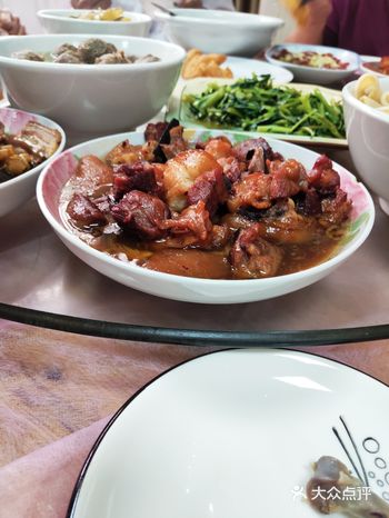 这是一家开在揭西南山客运站旁边的餐馆,开了好多年了