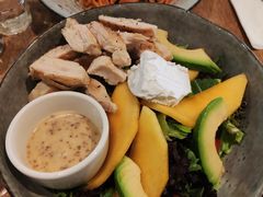鸡肉牛油果芒果色拉-Wagas沃歌斯(太古汇店)
