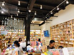 -猫的天空之城概念书店(杭州南宋御街店)