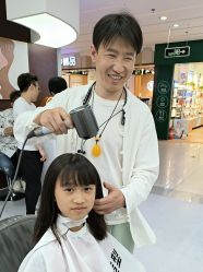 -DO A HAIRSTYLE
