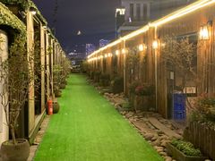 -冰冰龙虾·江湖菜·花园江景餐厅