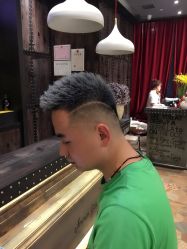 -侨治发型