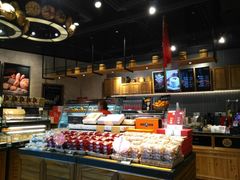 面包甜点陈列柜-皇冠幸福里动物奶油生日蛋糕(宗关地铁店)