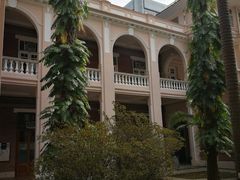 -香港大学