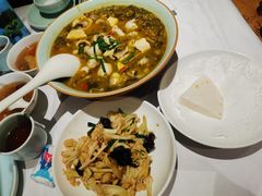 -江城小馆陕南妈妈菜·全球旅行餐厅(钟楼店)
