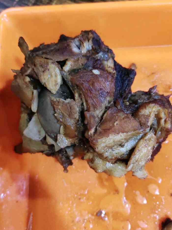 棒骨食代·自助棒骨火锅-"中午大概两点左右去吃的 店里基本上没什么.