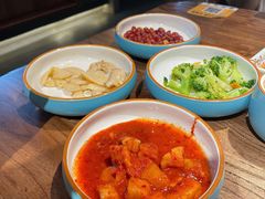 -明洞阿姨·韩式酱蟹烤肉·创意料理(三元桥店)