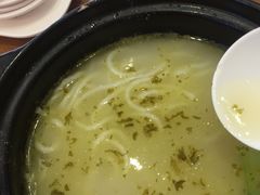 -在蒙自过桥米线