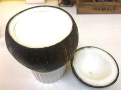 -志龙皇冠吃货椰子铺