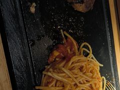 -卡普里披萨·牛扒·下午茶