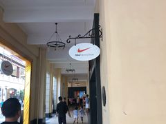 -王府井奥莱临潼小镇(临潼店)