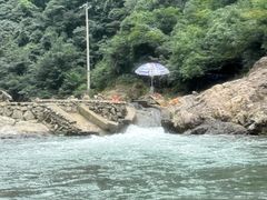 -安吉龙王山峡谷漂流