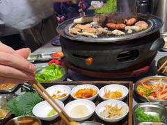 -围炉肉舍•炭烤活鳗•丹东海鲜烤肉(步行街店)