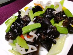 -上海滴水湖皇冠假日酒店