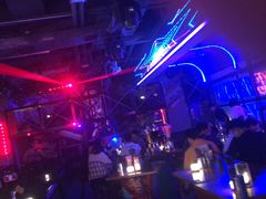 -UP嘻哈酒吧(粉巢店)