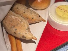 -弦月窗LUNETTE BY AMANDA(复兴路店)