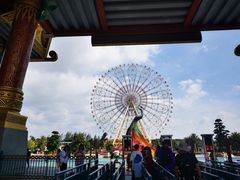 -七彩云南欢乐世界