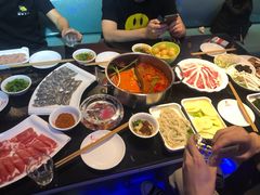 -唯爱KTV聚会餐厅(仙林东城汇店)