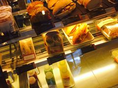 面包甜点陈列柜-星巴克(盐城五洲国际店)